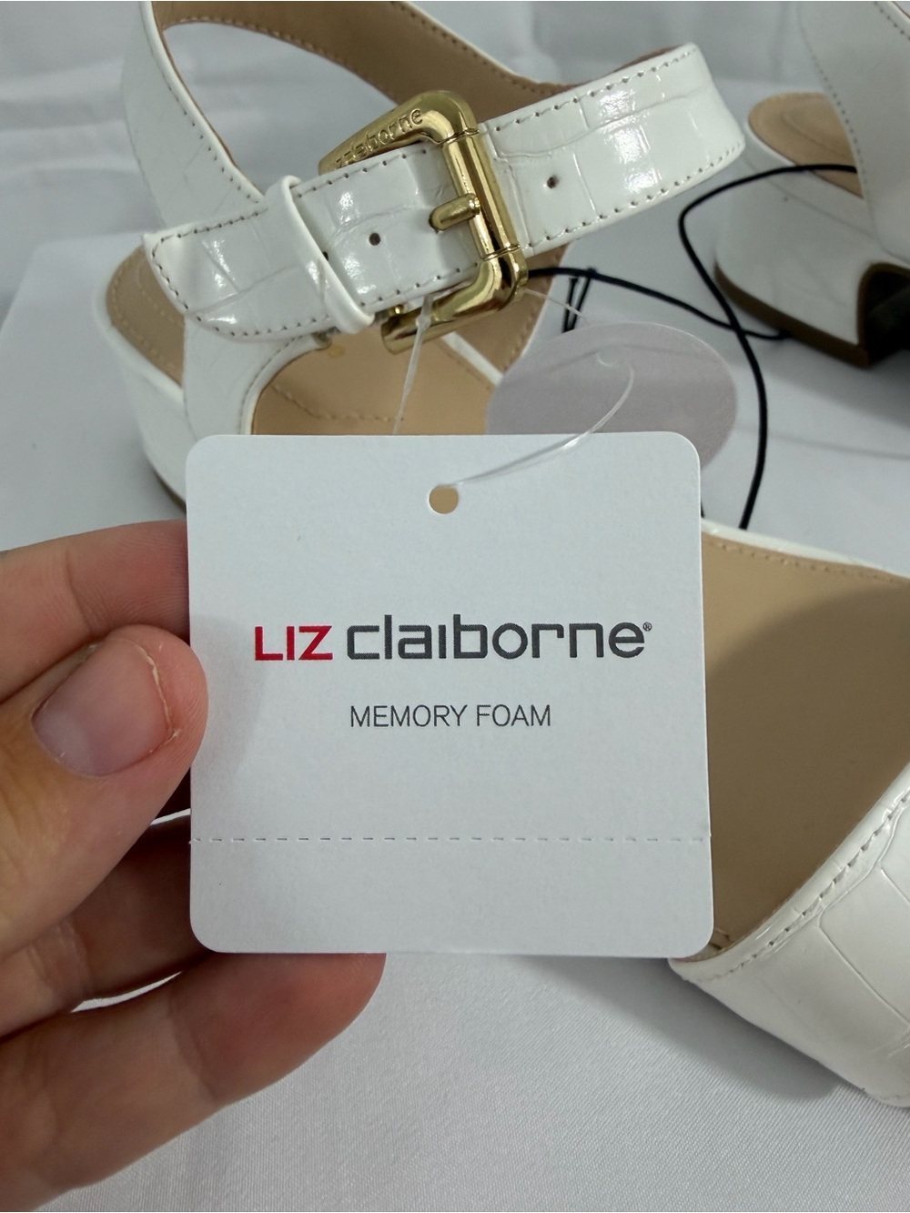 NWT Liz Claiborne Women's Size 8 White Croc-Embossed Ankle Strap Sandals - Picture 2 of 8